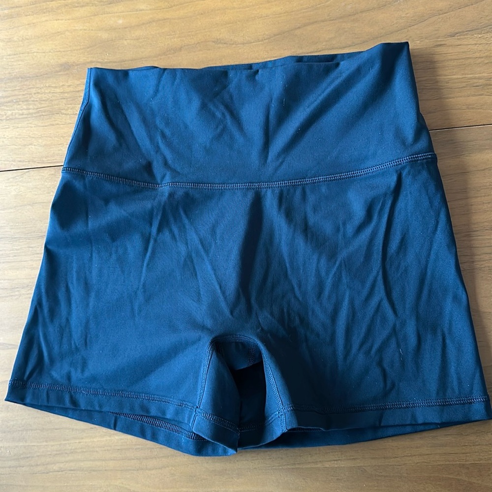 Offline by Aerie Goals 4” Bike Short - Large in True Black